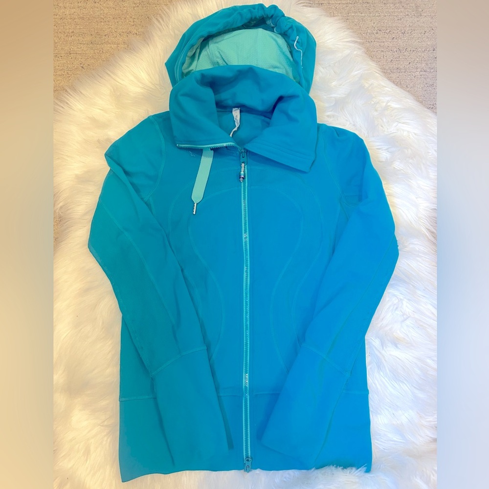 Gorgeous Preowned Lululemon Teal Jacket Hoodie Size 4!!!